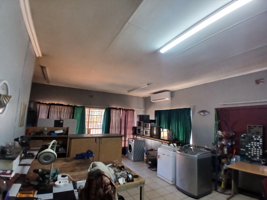 Commercial Property for Sale in Mooinooi North West